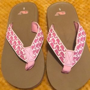 Vineyard Vines flip flops